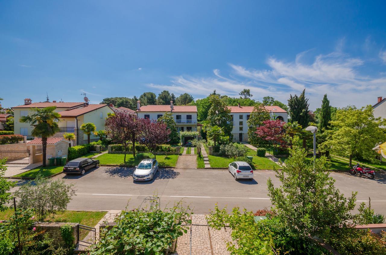 Apartments Milan Porec Exterior photo